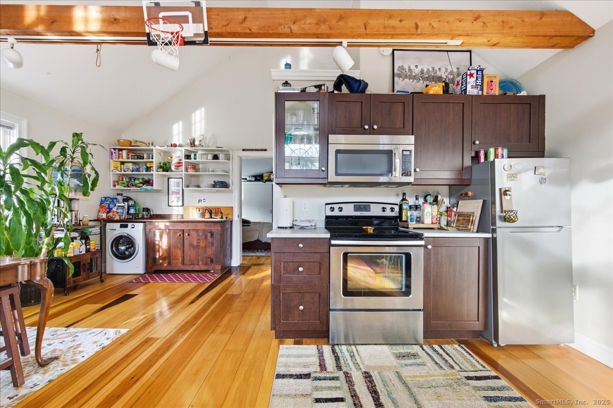 33 Deep River Road Essex CT 06409