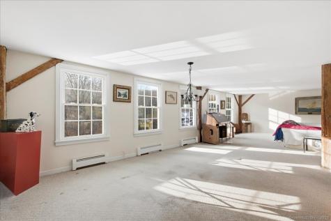 33 Deep River Road Essex CT 06409