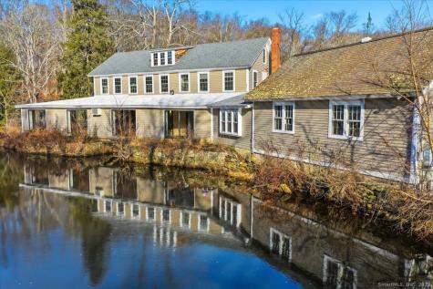 33 Deep River Road Essex CT 06409