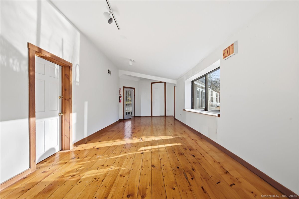 33 Deep River Road Essex CT 06409