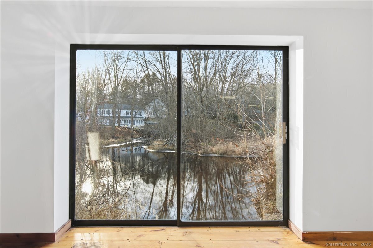 33 Deep River Road Essex CT 06409