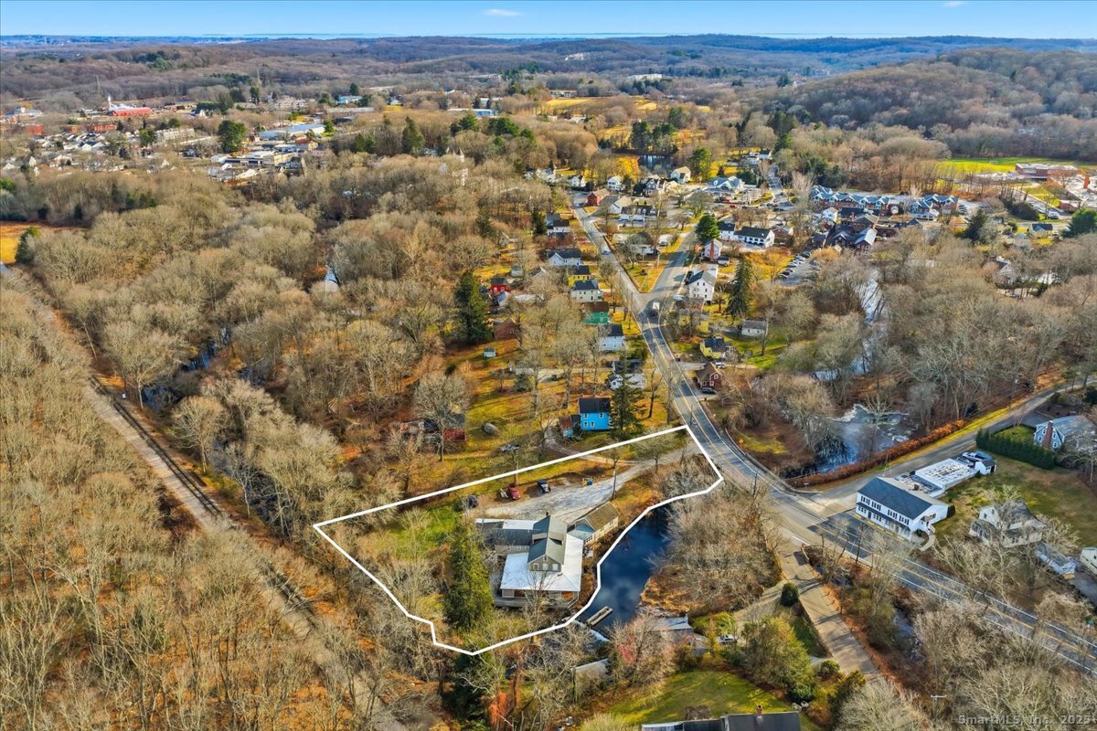 33 Deep River Road Essex CT 06409