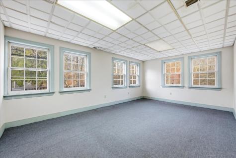 33 Deep River Road Essex CT 06409