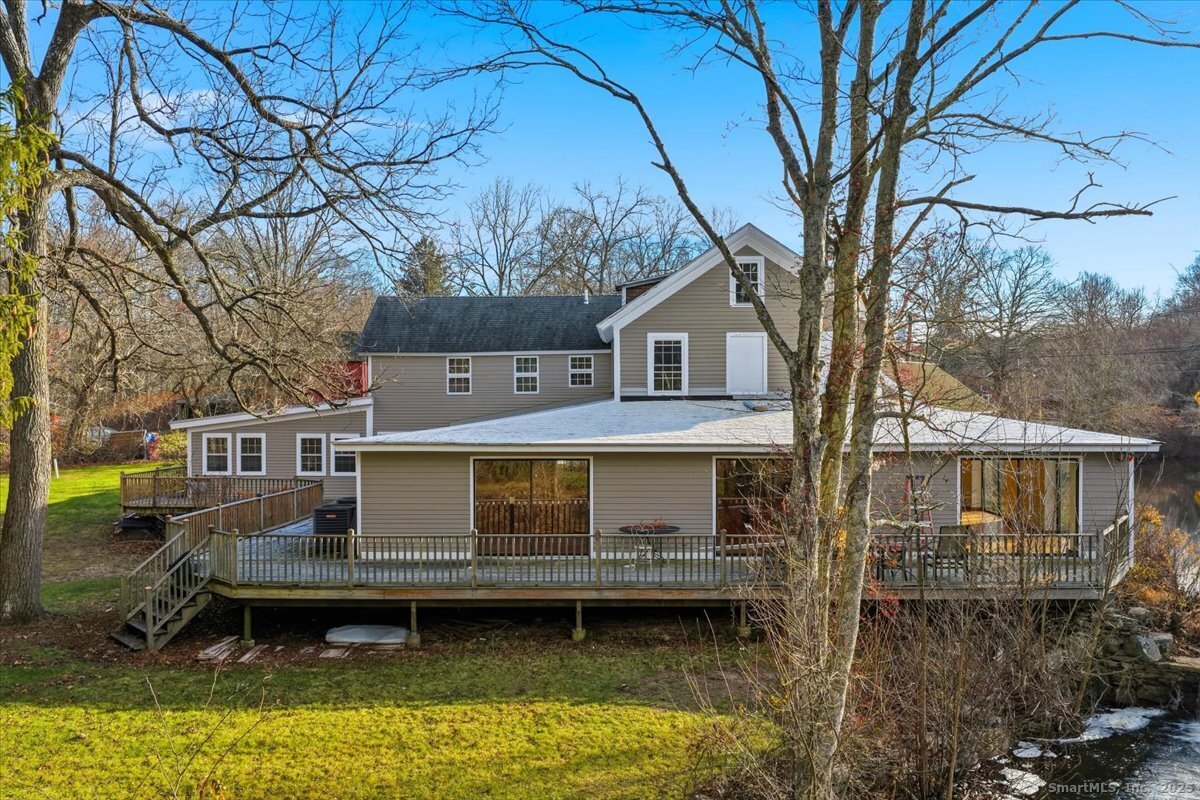 33 Deep River Road Essex CT 06409