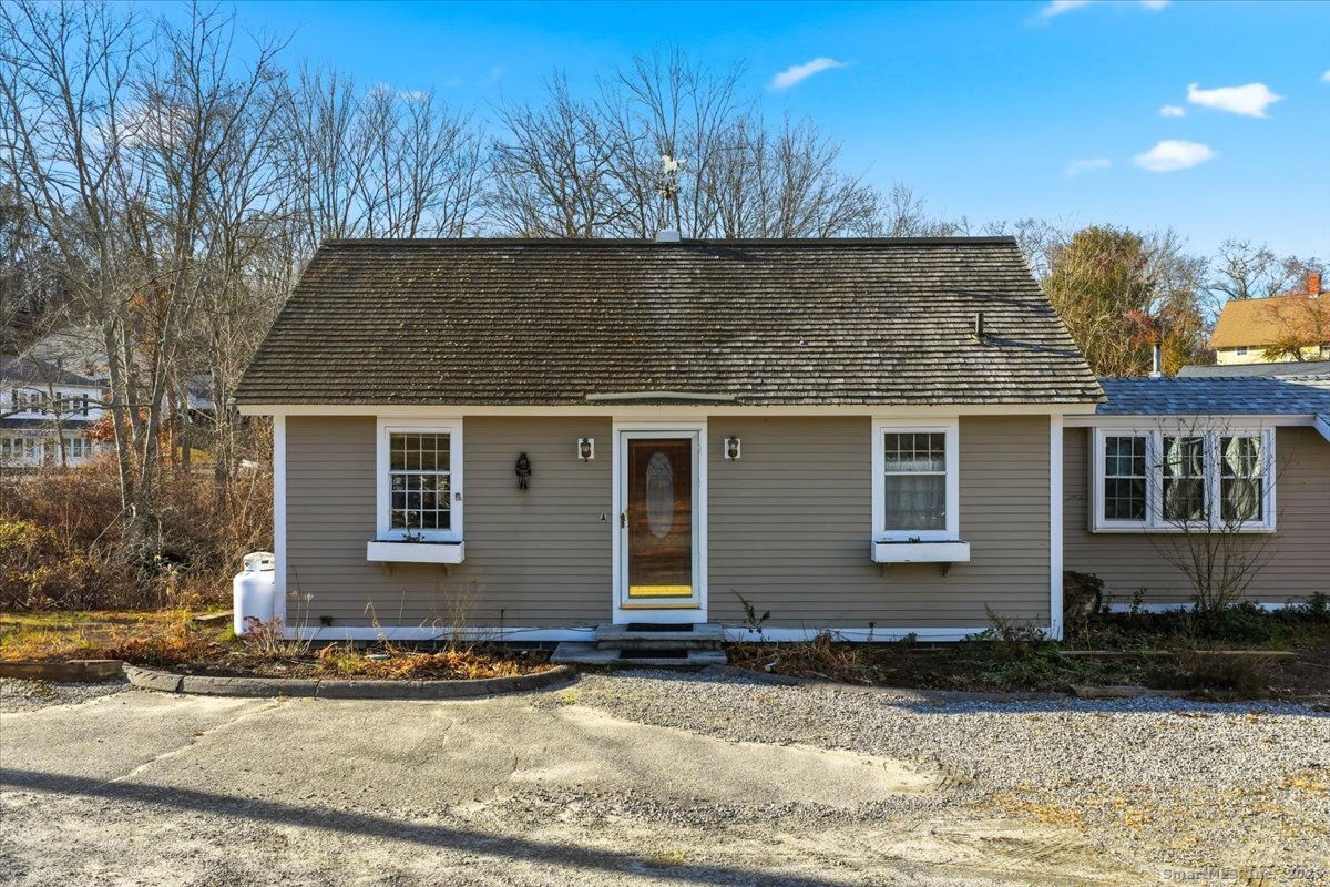 33 Deep River Road Essex CT 06409