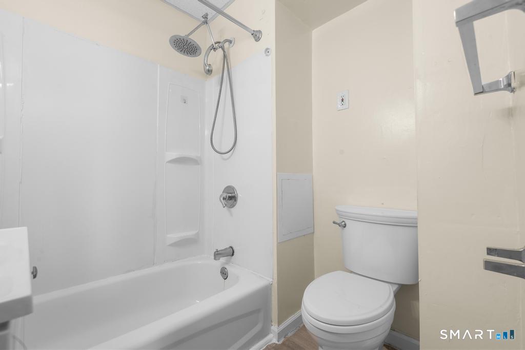 11 Bergen Street Waterbury CT 06706
