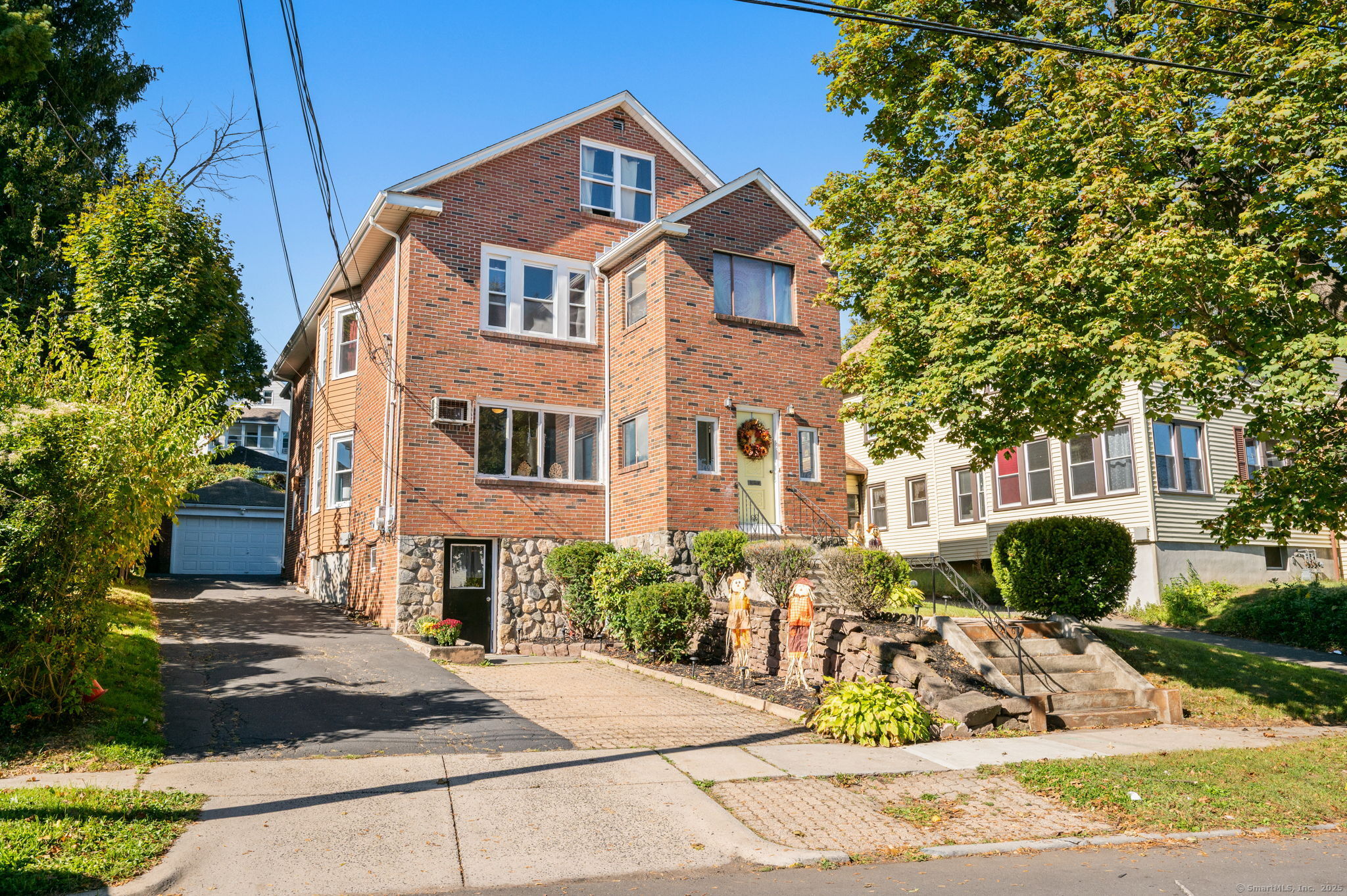 147 Newbury Street Hartford CT 06114