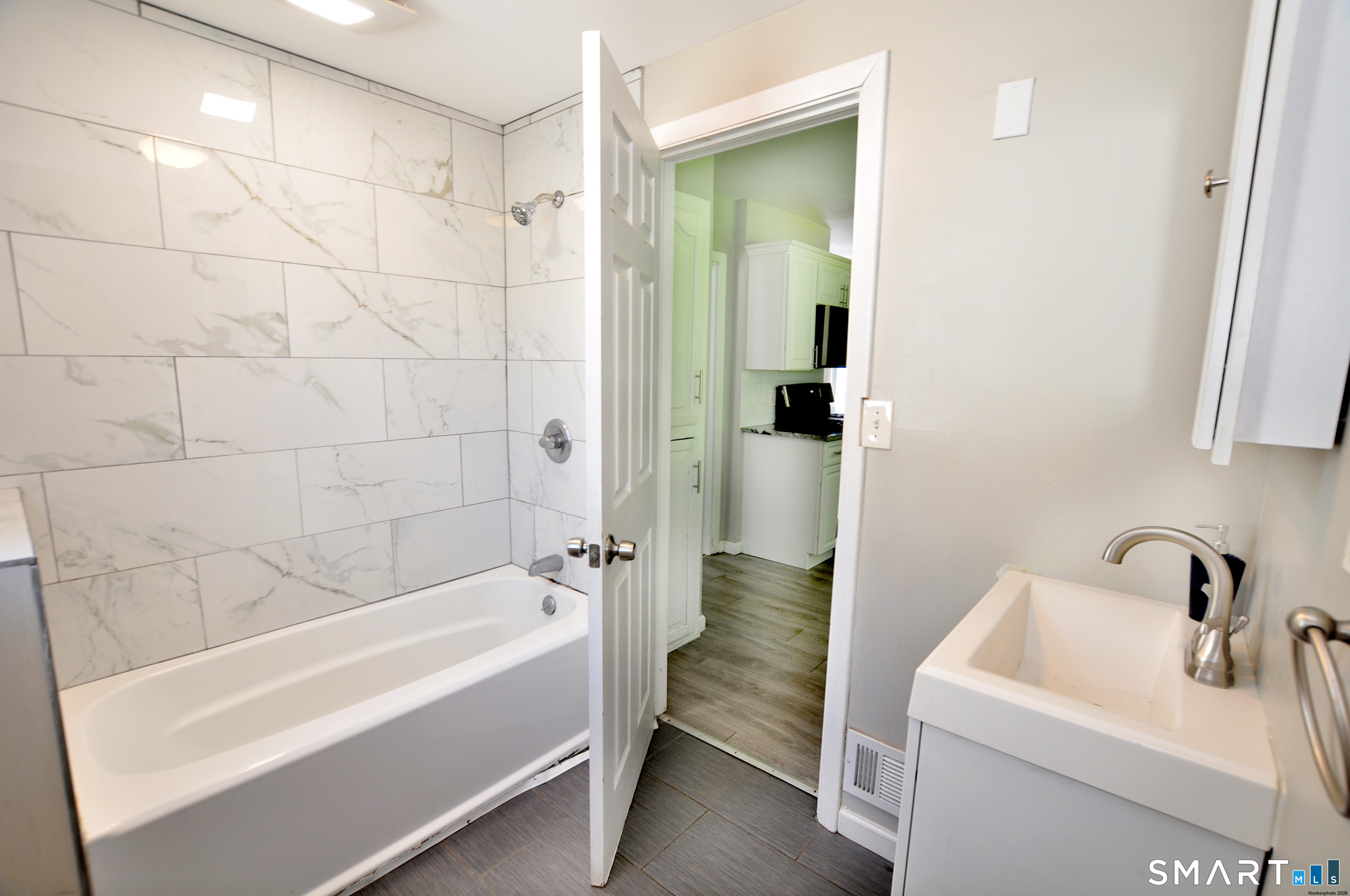 15 Emmons Place New Britain CT 06052