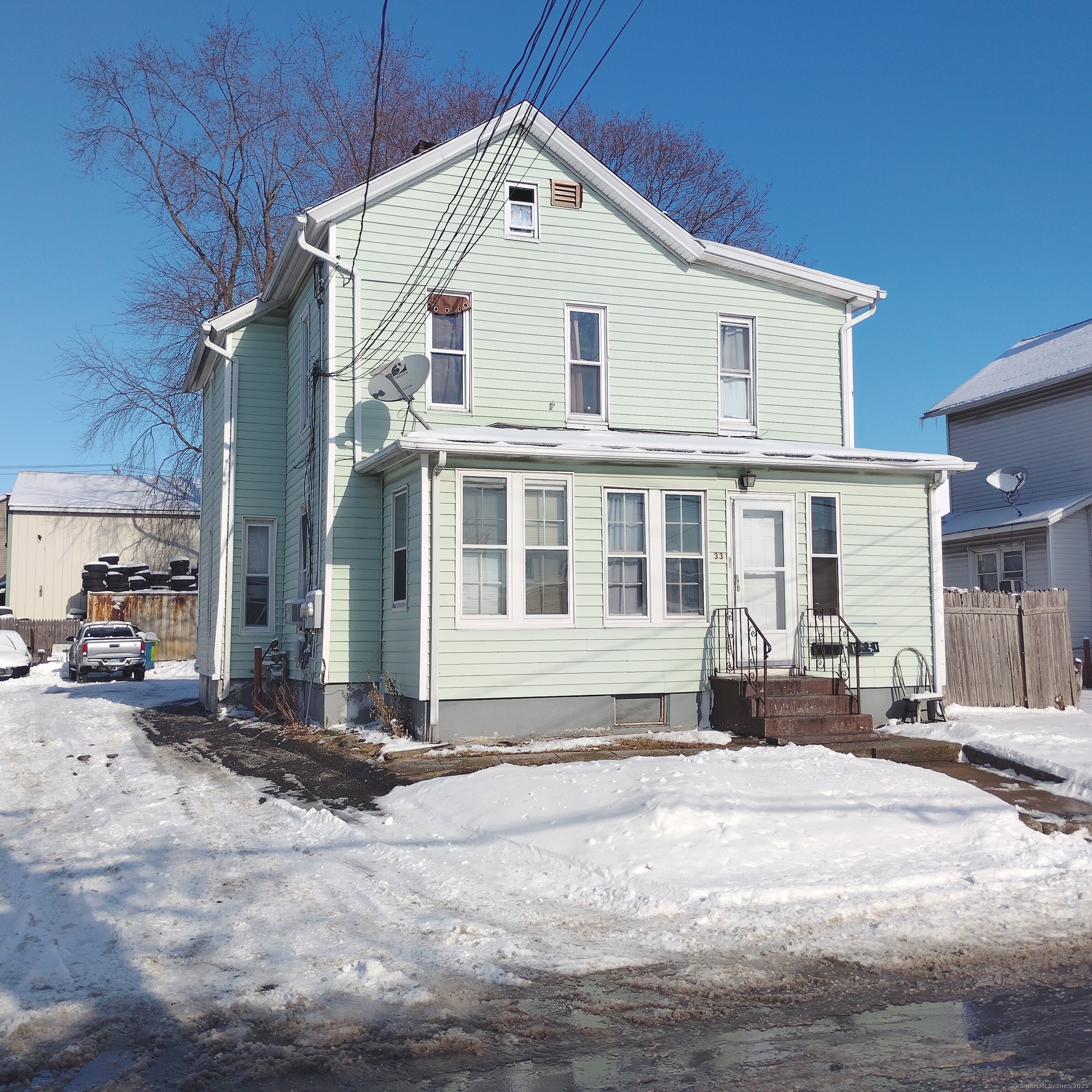 33 Chestnut Street Danbury CT 06810