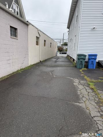 1019 Dixwell Avenue Hamden CT 06514