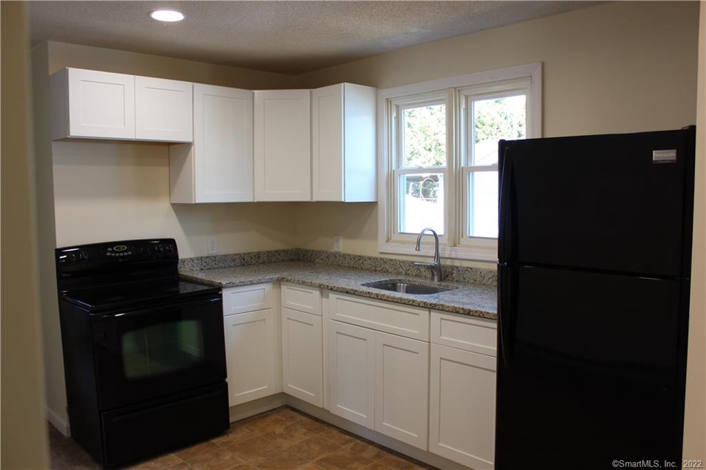 327 Jefferson Avenue New London CT 06320