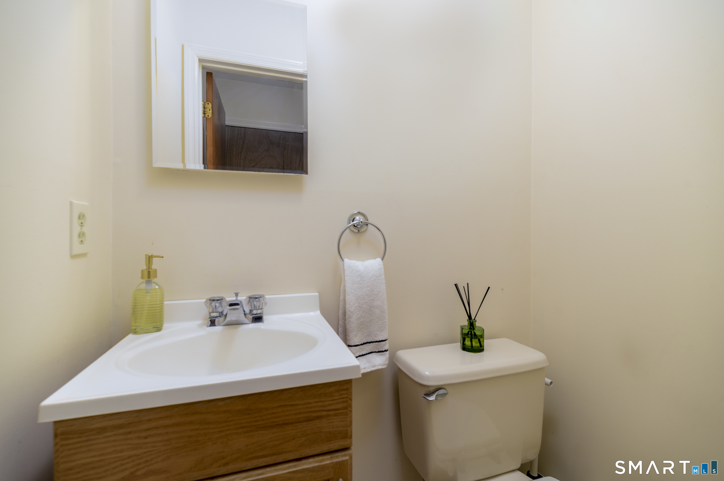 55 New Norwalk Road New Canaan CT 06840