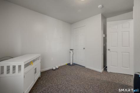 158 Midway Oval Groton CT 06340