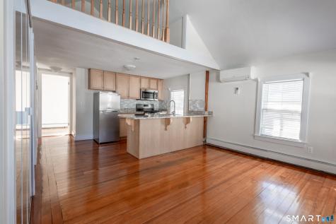 89 Hempstead Street New London CT 06320