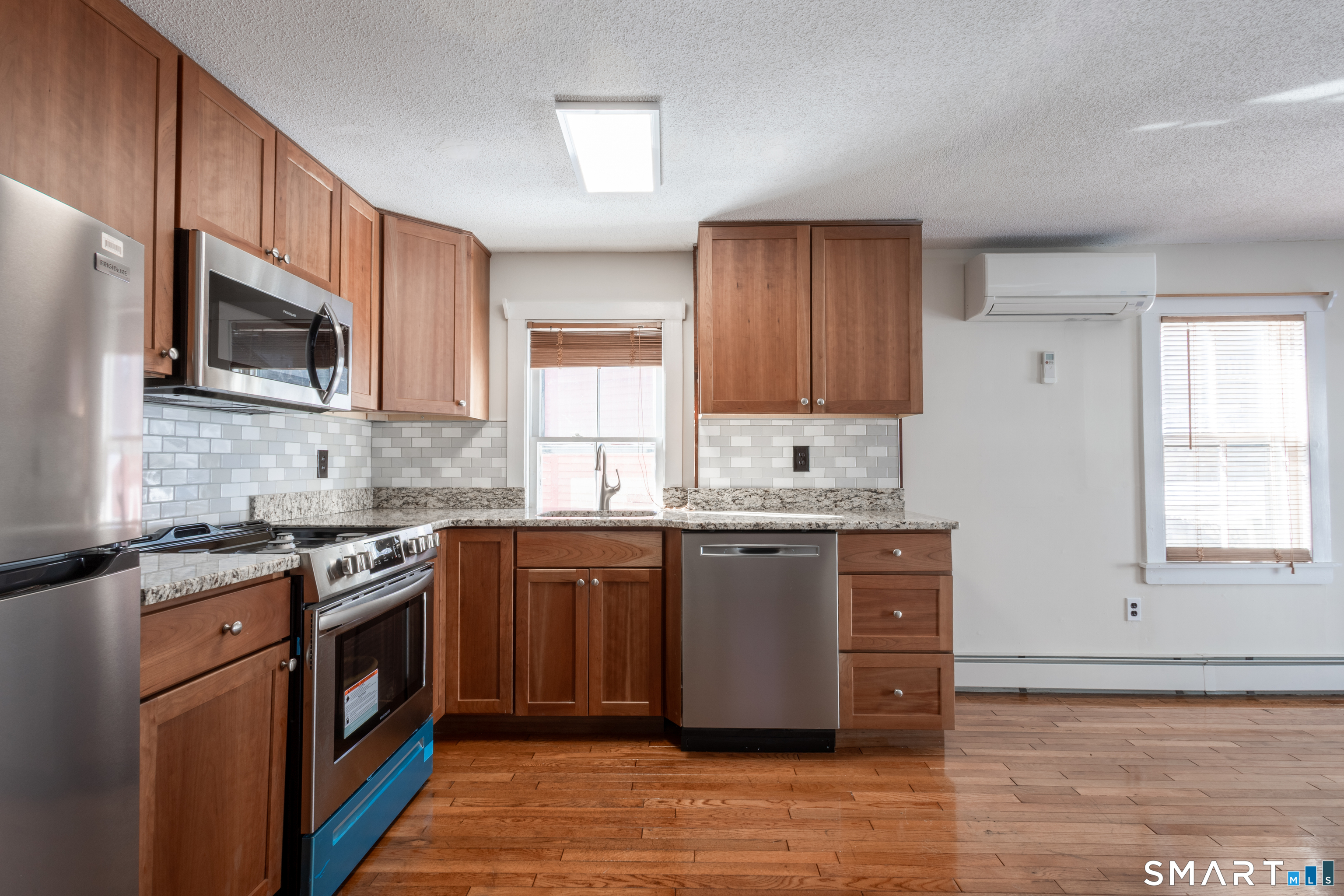 89 Hempstead Street New London CT 06320