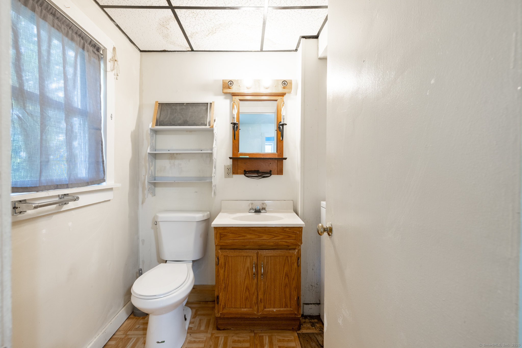 22 Lakeview Street East Hampton CT 06424