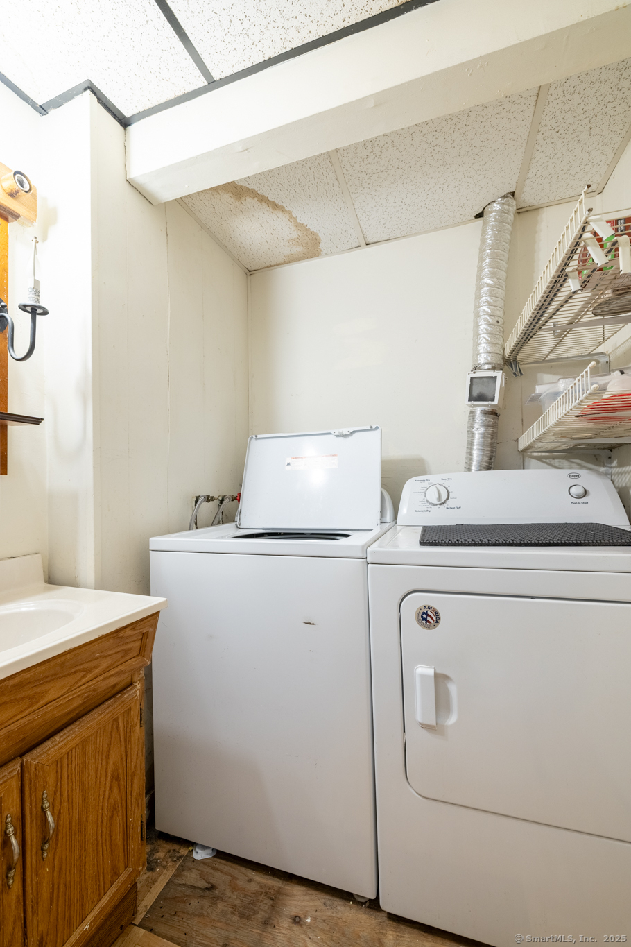 22 Lakeview Street East Hampton CT 06424