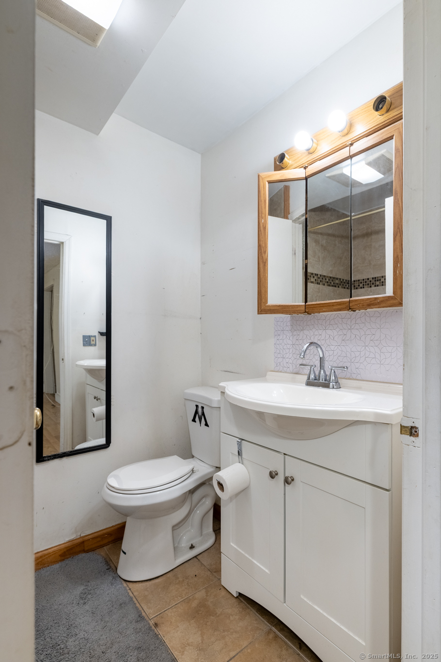 22 Lakeview Street East Hampton CT 06424