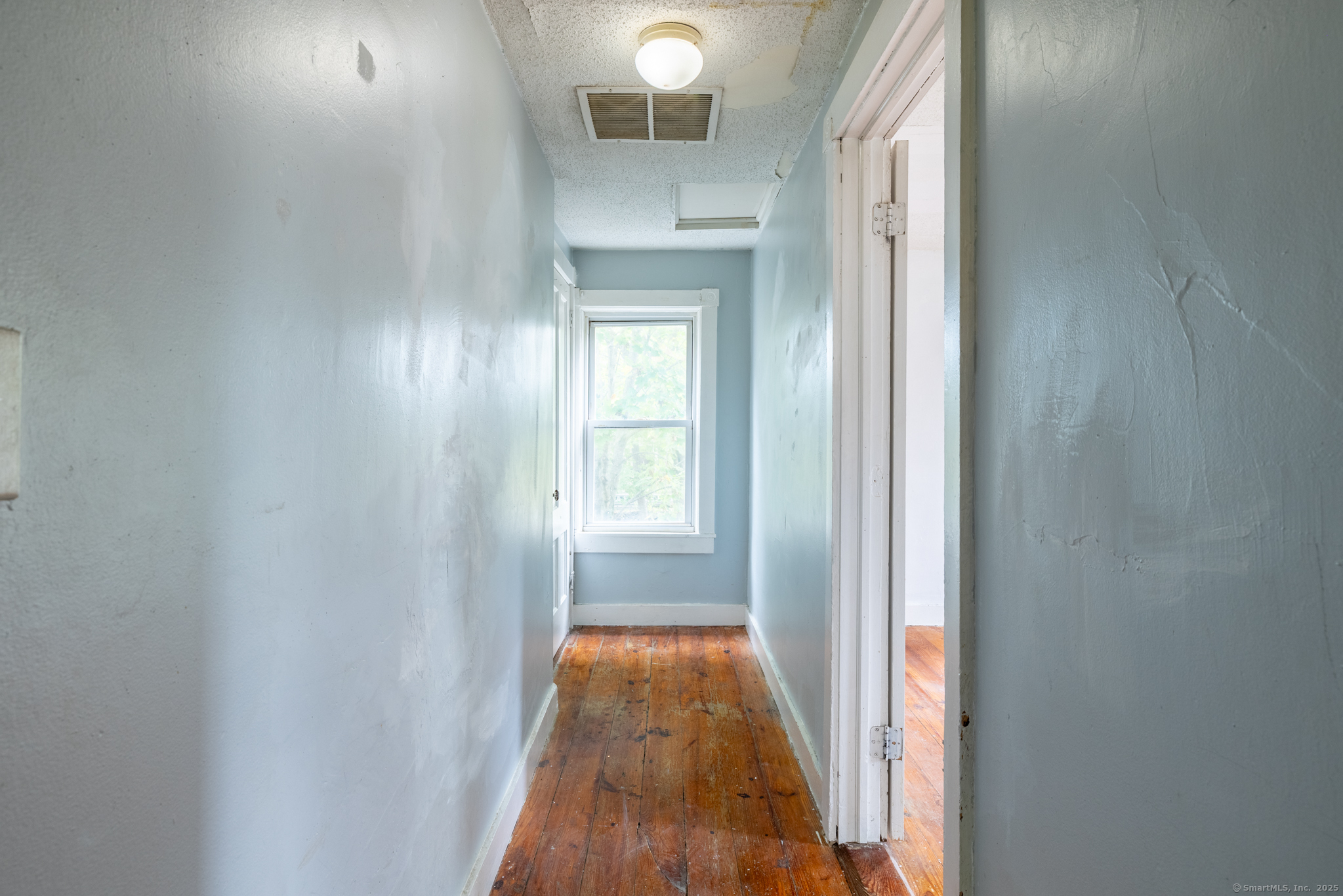 22 Lakeview Street East Hampton CT 06424