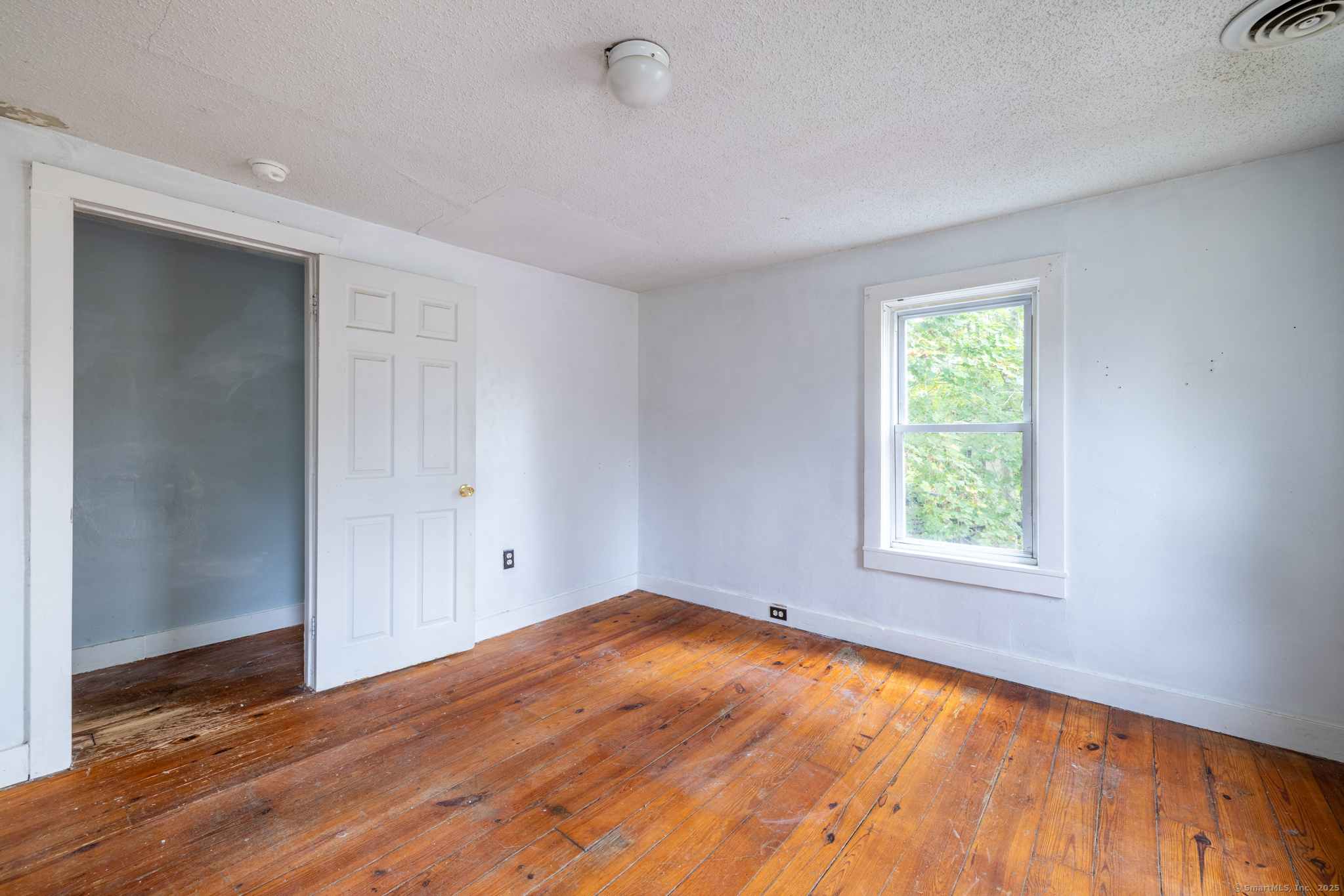 22 Lakeview Street East Hampton CT 06424