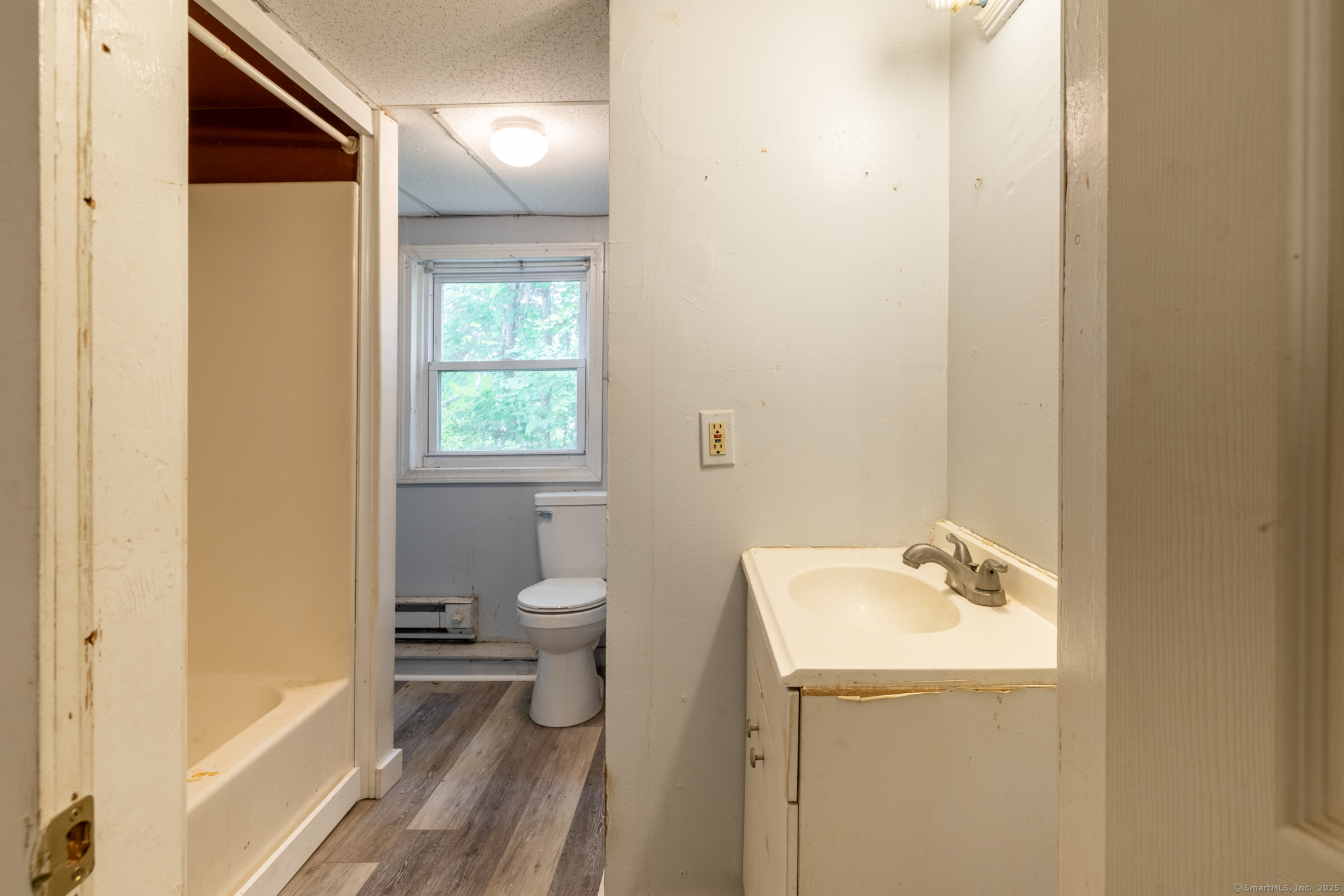 22 Lakeview Street East Hampton CT 06424