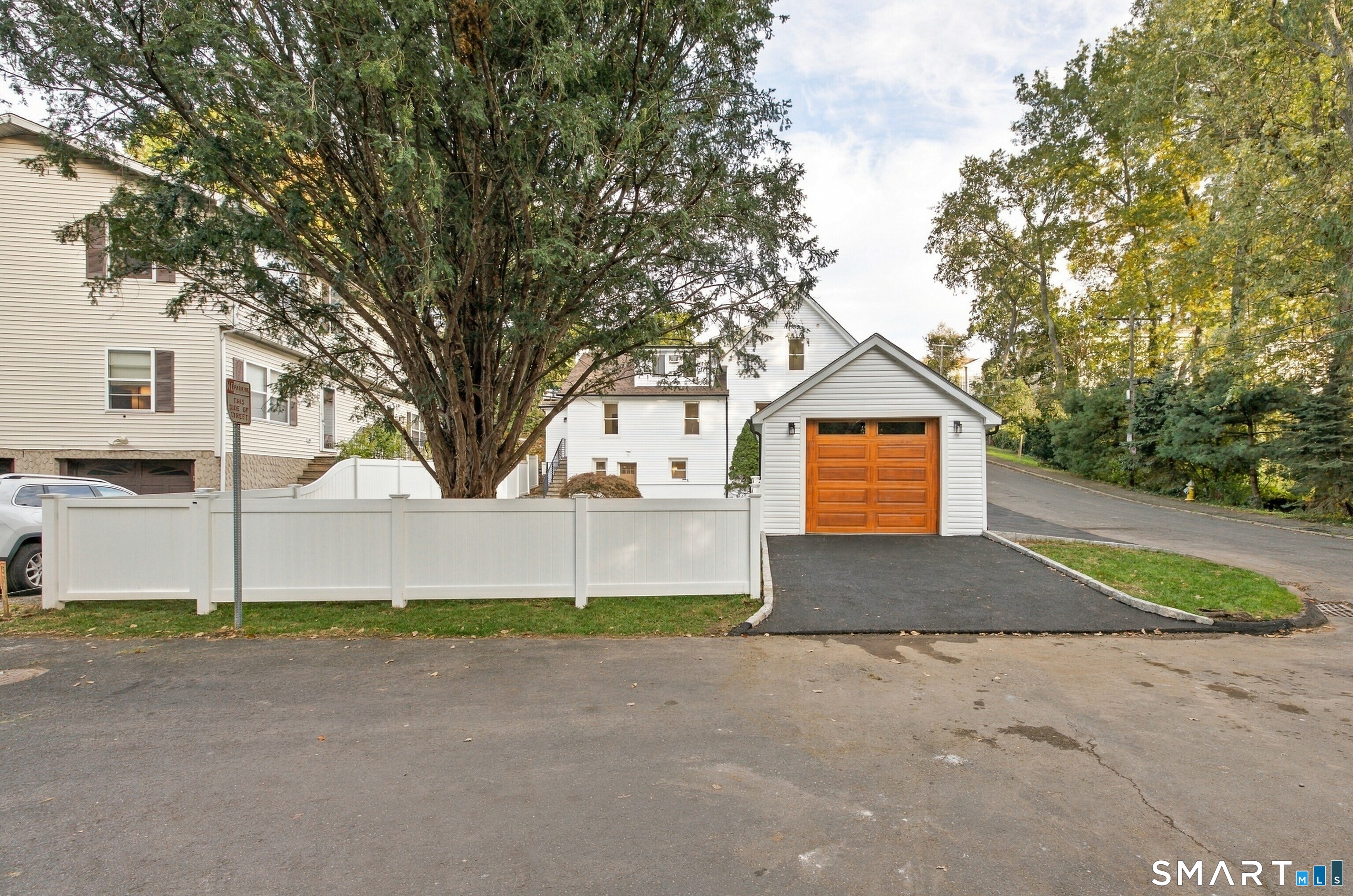 18 Booth Place Greenwich CT 06830