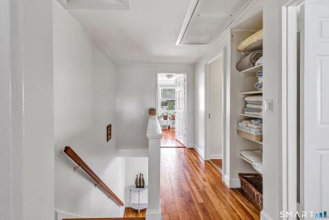 110-112 Dirienzo Heights Derby CT 06418