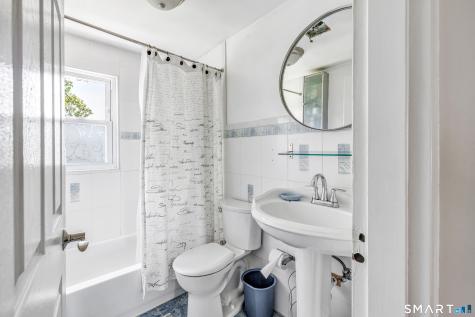 110-112 Dirienzo Heights Derby CT 06418
