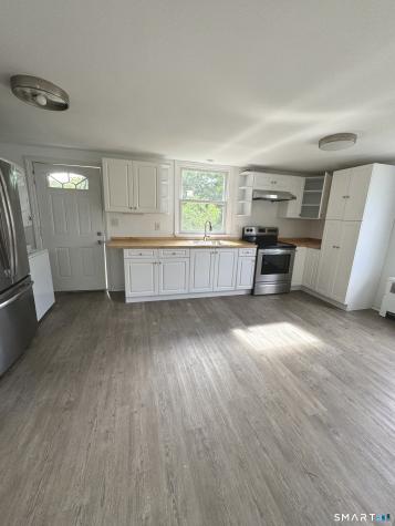 110-112 Dirienzo Heights Derby CT 06418