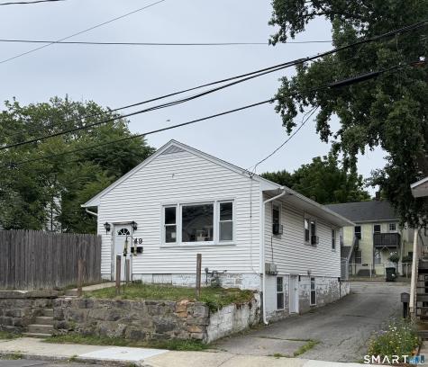 49 Chappell Street New London CT 06320
