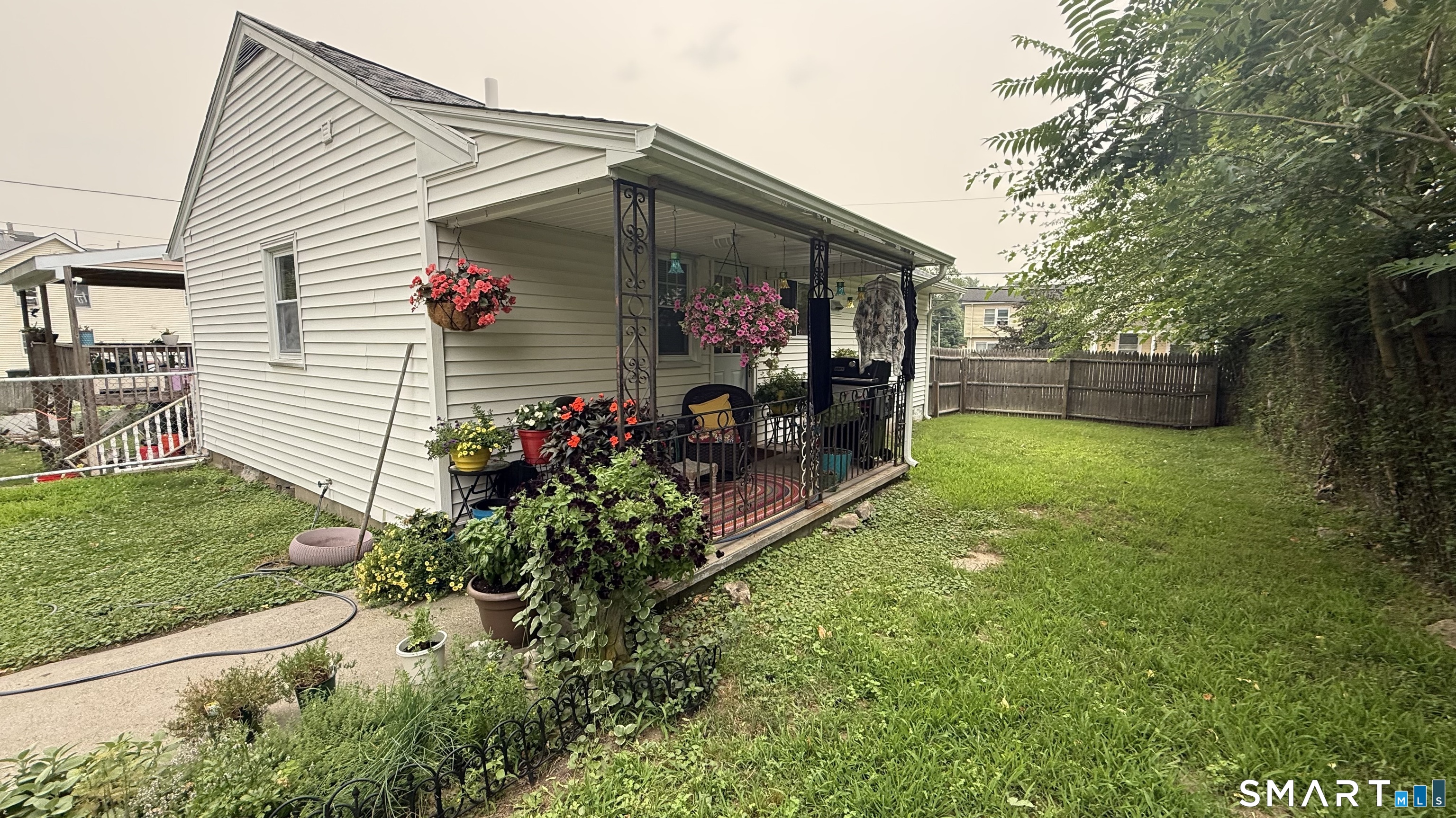 49 Chappell Street New London CT 06320