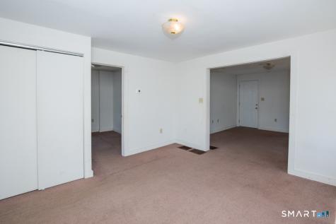 73 Evansville Avenue Meriden CT 06451