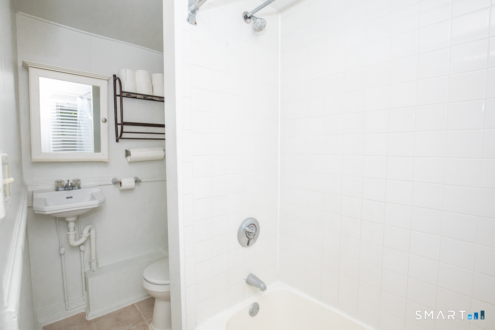 73 Evansville Avenue Meriden CT 06451