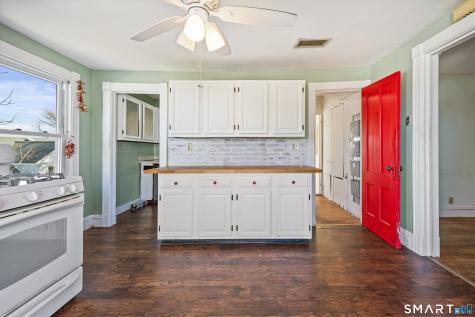 338 Lighthouse Road New Haven CT 06512