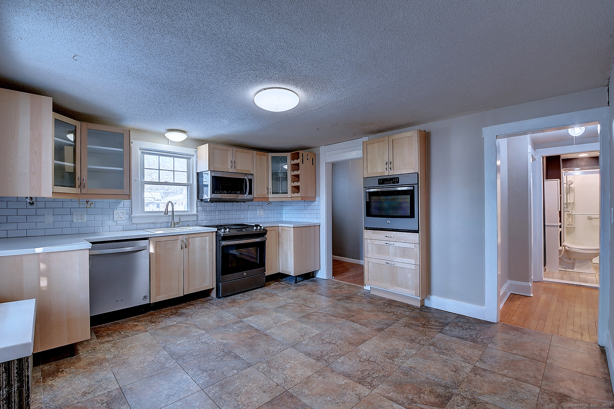 12 Cumberland Street Manchester CT 06042