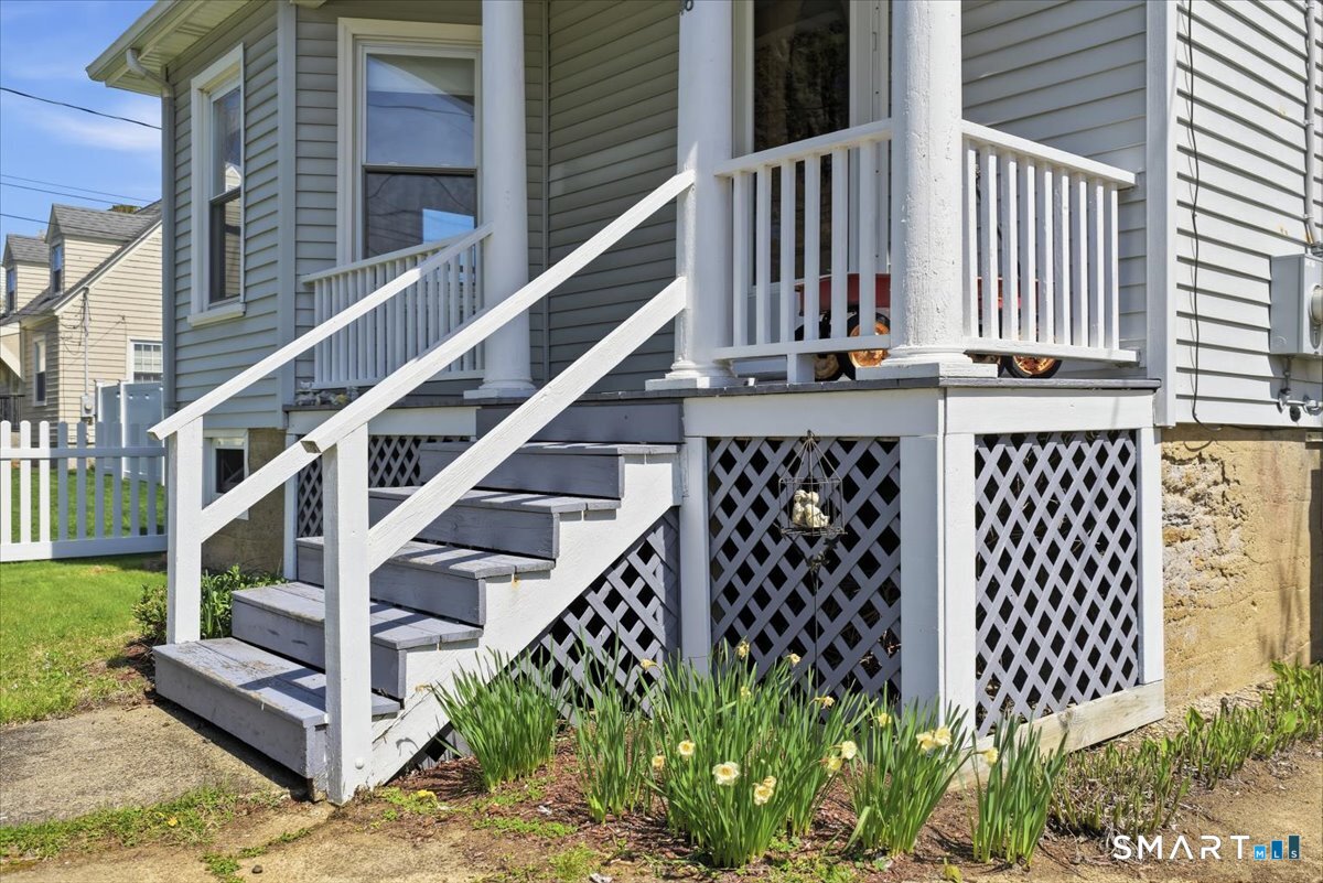 46 Hatch Street Stonington CT 06355