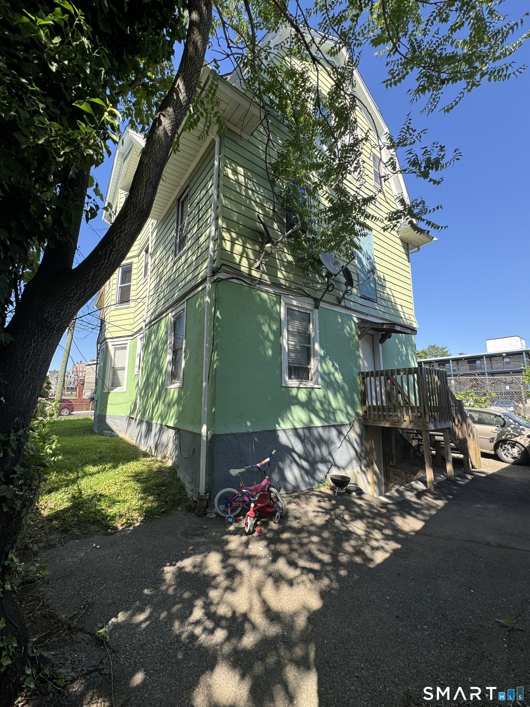 111 Calhoun Place Bridgeport CT 06606
