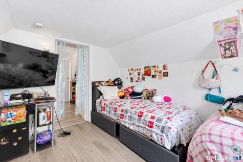 28 Ocean Avenue New London CT 06320