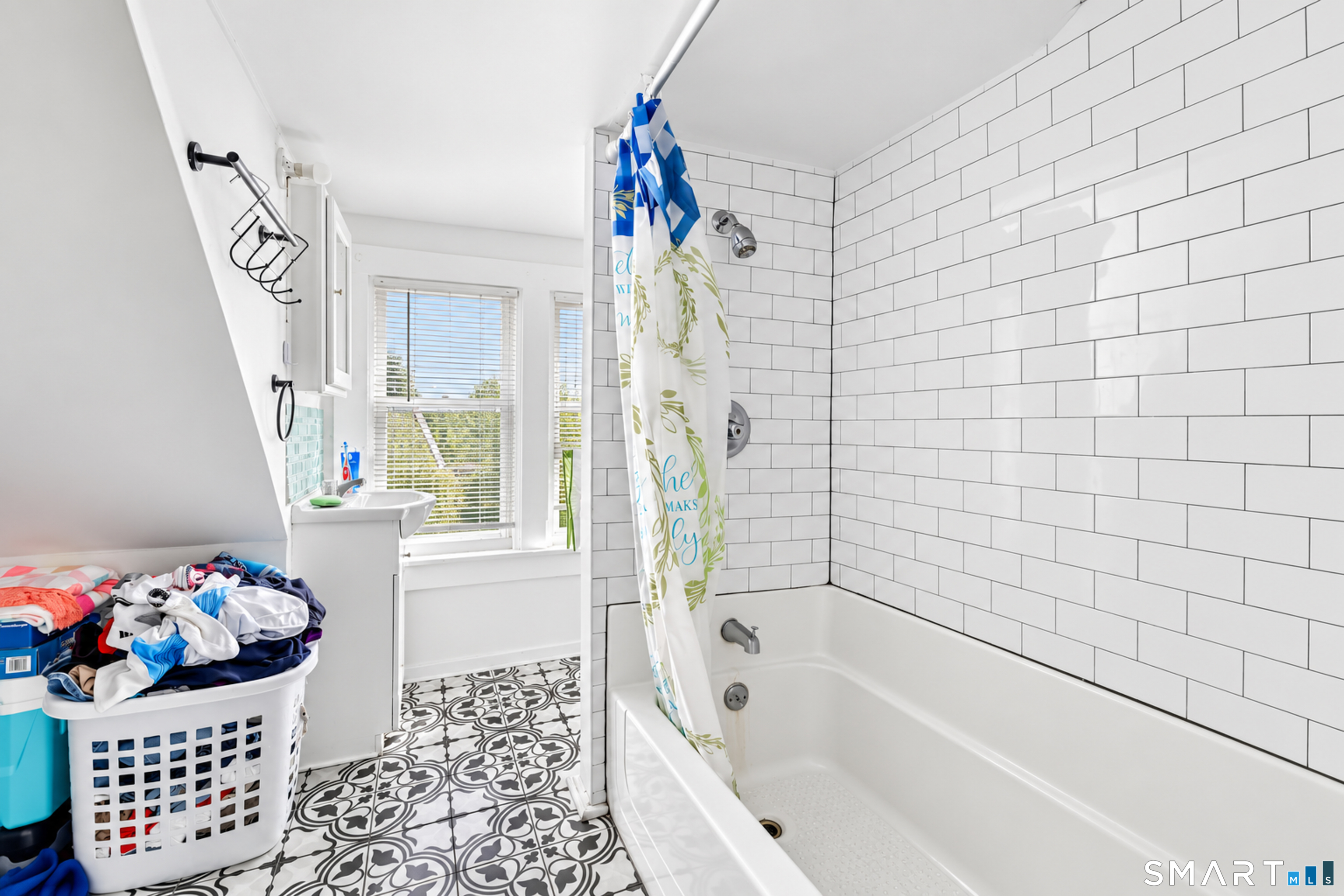 28 Ocean Avenue New London CT 06320