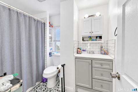 28 Ocean Avenue New London CT 06320