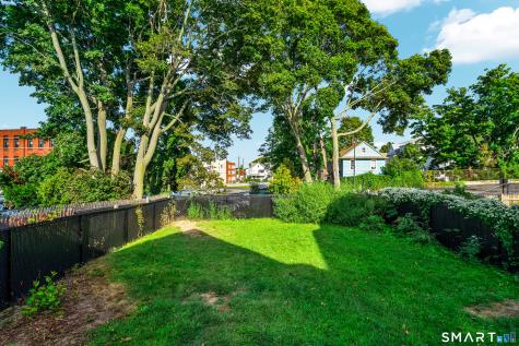 28 Ocean Avenue New London CT 06320
