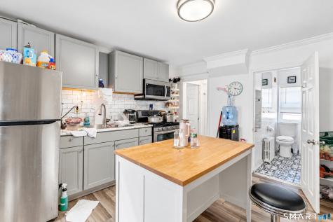 28 Ocean Avenue New London CT 06320