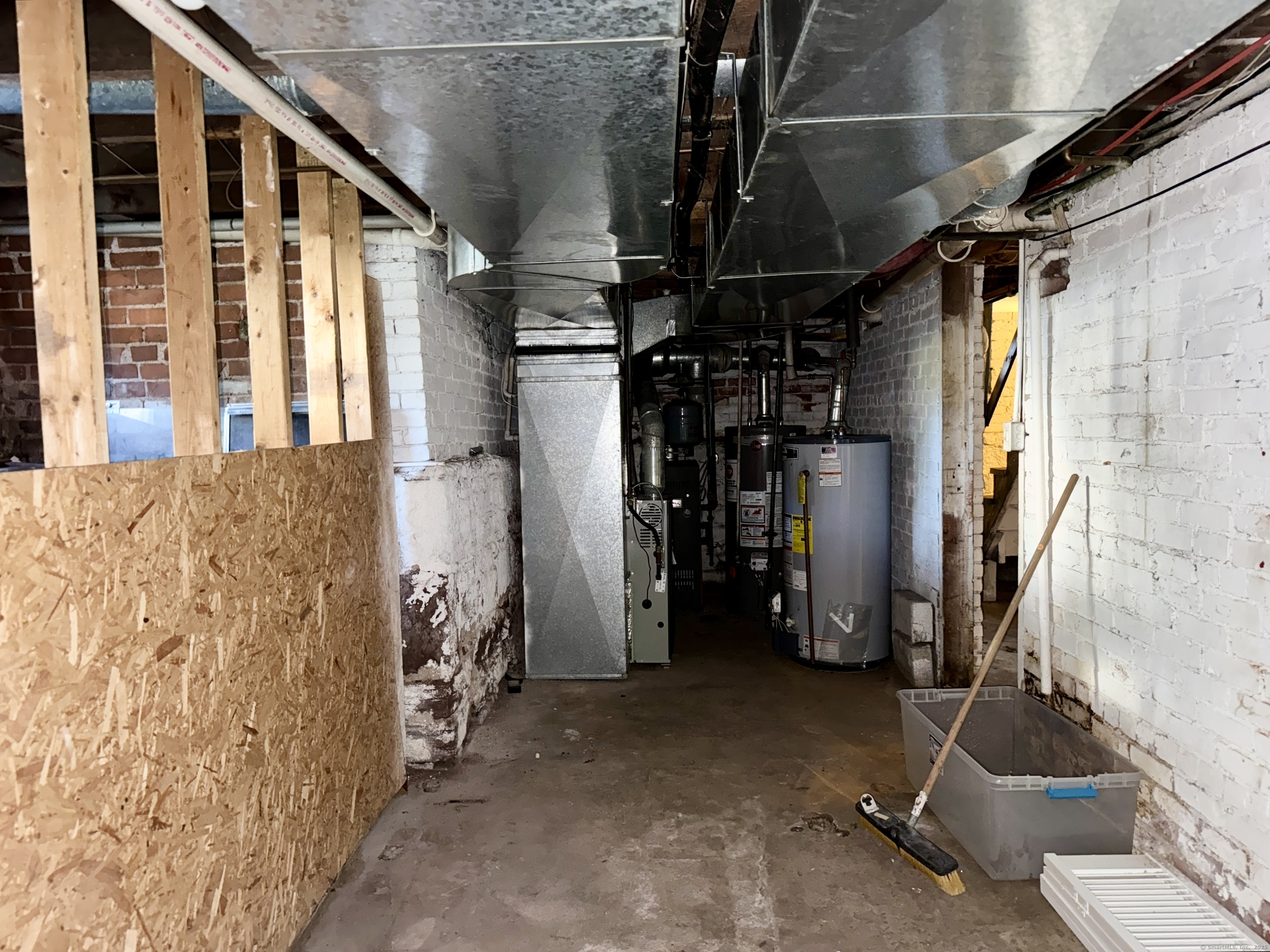 61 Central Avenue East Hartford CT 06108