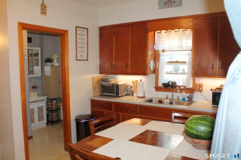 17 Akron Street Meriden CT 06450