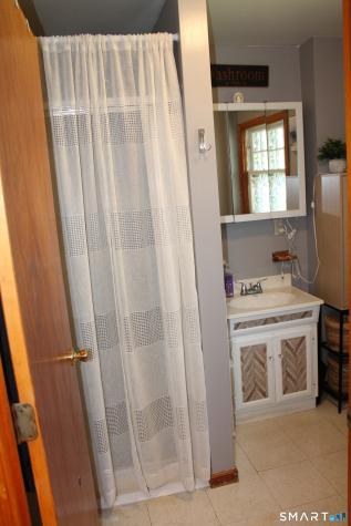 17 Akron Street Meriden CT 06450