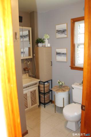 17 Akron Street Meriden CT 06450