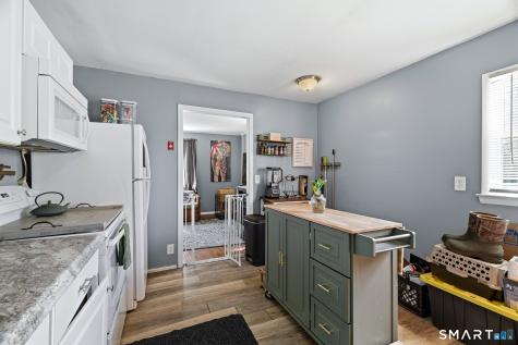 8 Midway Oval Groton CT 06340