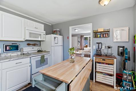 8 Midway Oval Groton CT 06340