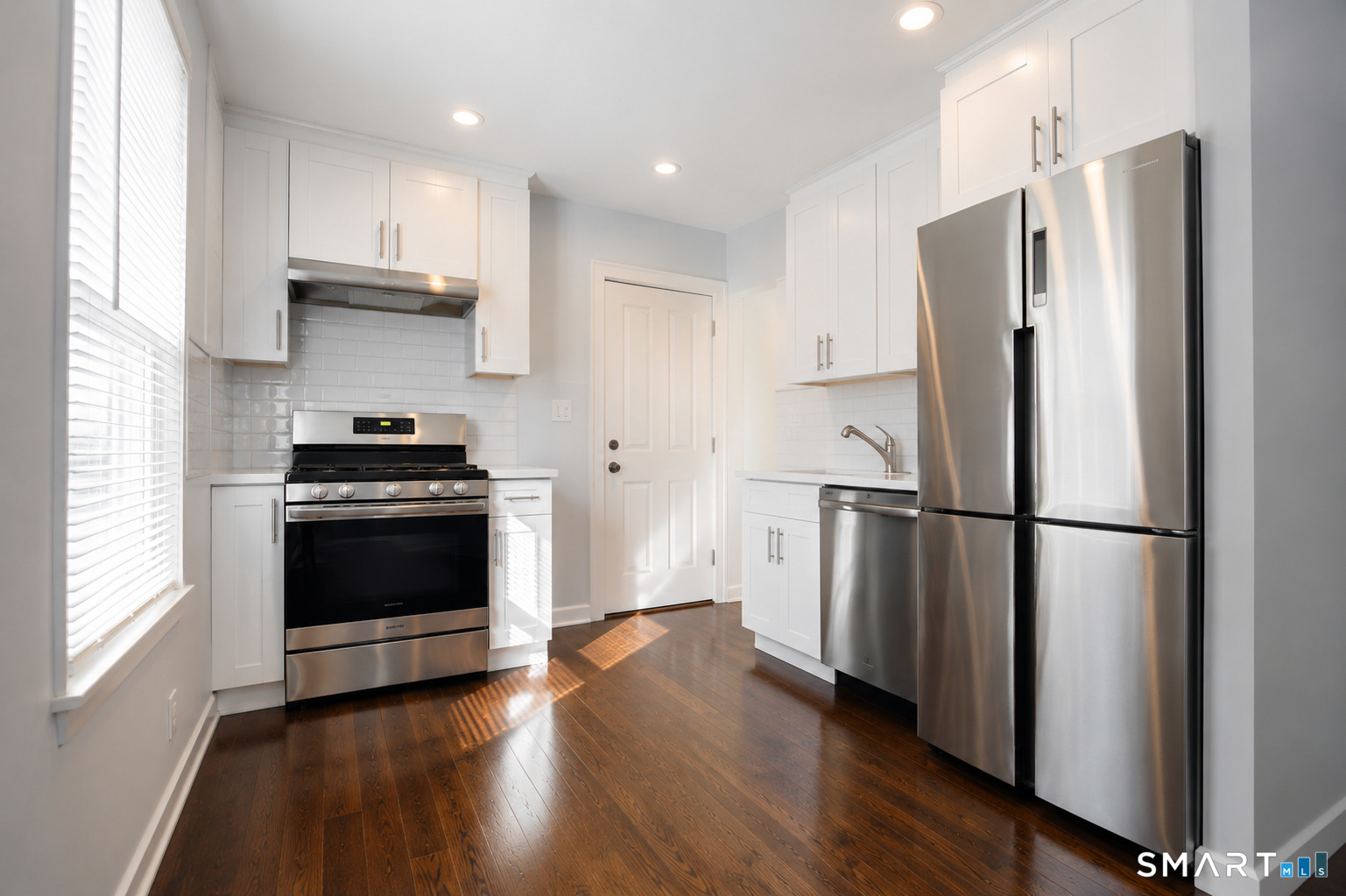 180 Dupont Place Bridgeport CT 06611