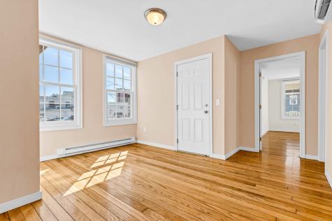 9 Brewer Street New London CT 06320